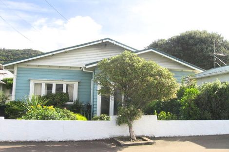 Photo of property in 56 Freyberg Street, Lyall Bay, Wellington, 6022