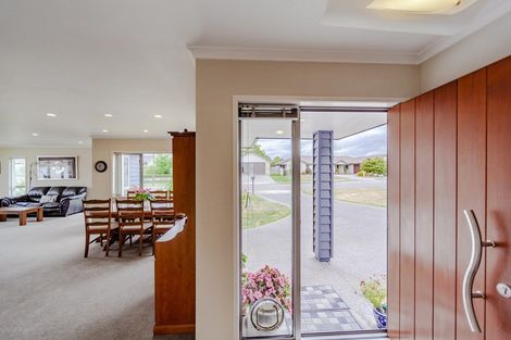 Photo of property in 6 Highgrove Place, Waipukurau, 4200