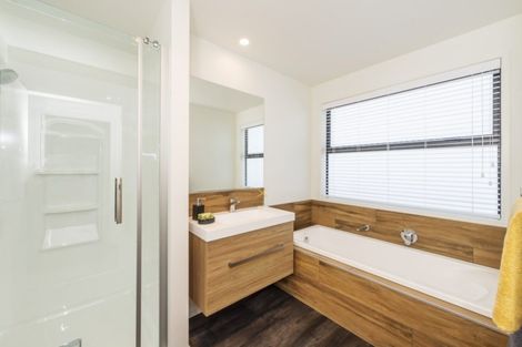 Photo of property in 230 The Boulevard, Papamoa Beach, Papamoa, 3118