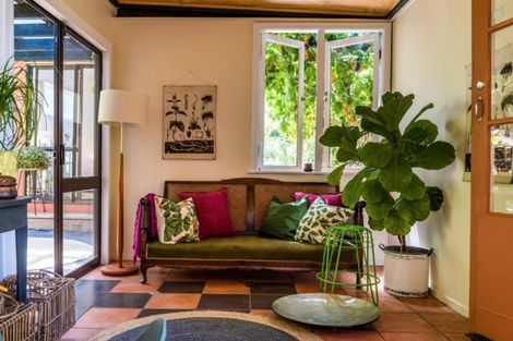 Photo of property in 14 Wellington Road, Surfdale, Waiheke Island, 1081