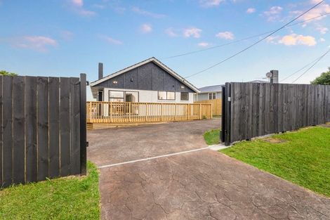 Photo of property in 36 Barrys Road, Glendene, Auckland, 0602