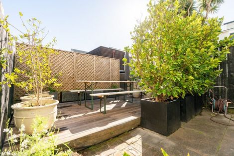 Photo of property in 99 Pirie Street, Mount Victoria, Wellington, 6011