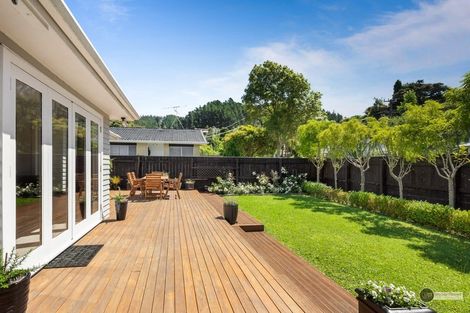 Photo of property in 11 Pinehaven Road, Pinehaven, Upper Hutt, 5019