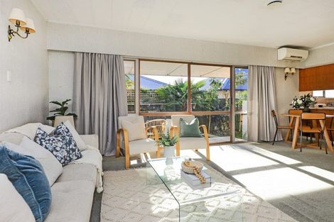 Photo of property in 2/6 Lindsay Street, Havelock North, 4130