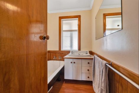 Photo of property in 10 Norman Street, Lower Vogeltown, New Plymouth, 4310