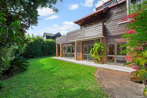 Photo of property in 2/60 Aberdeen Road, Campbells Bay, Auckland, 0620