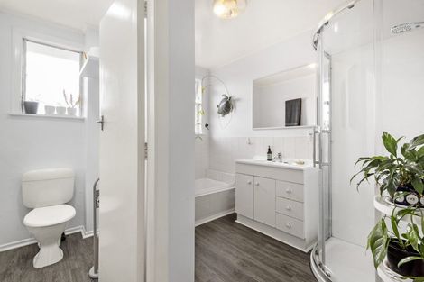 Photo of property in 12 Whitmore Road, Mount Roskill, Auckland, 1041