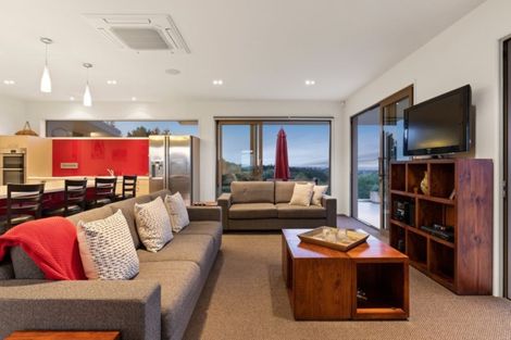 Photo of property in 55 Pinetone Road, Kumeu, 0892