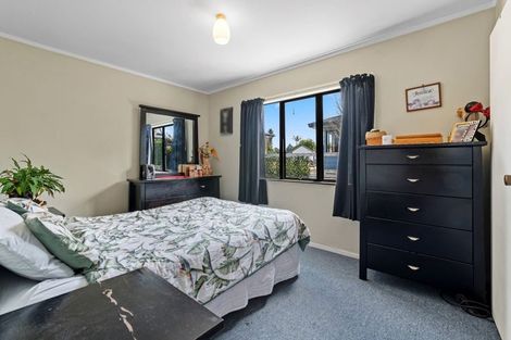 Photo of property in 2/4 Leven Lane, Totara Heights, Auckland, 2105