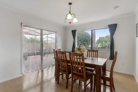 Photo of property in 4 Baronie Court, Half Moon Bay, Auckland, 2012