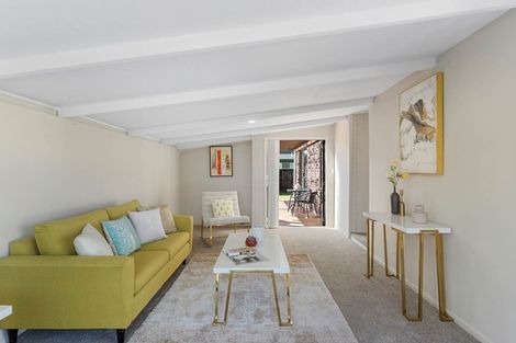 Photo of property in 1/13 Challen Close, Conifer Grove, Takanini, 2112