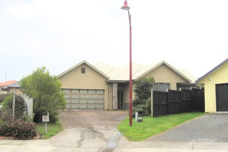 Photo of property in 19 Roderick Place, Rototuna, Hamilton, 3210