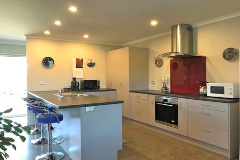 Photo of property in 369 One Tree Point Road, One Tree Point, 0118