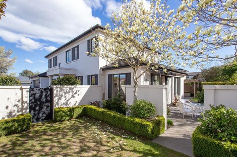 Photo of property in 39 Garreg Road, Fendalton, Christchurch, 8052