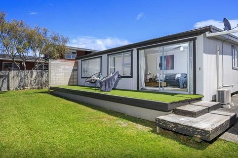 Photo of property in 973 Whangaparaoa Road, Tindalls Beach, Whangaparaoa, 0930