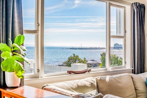 Photo of property in 31 Moana Road, Plimmerton, Porirua, 5026