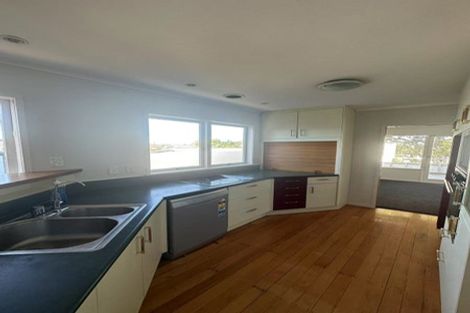 Photo of property in 6 Raines Avenue, Forrest Hill, Auckland, 0620