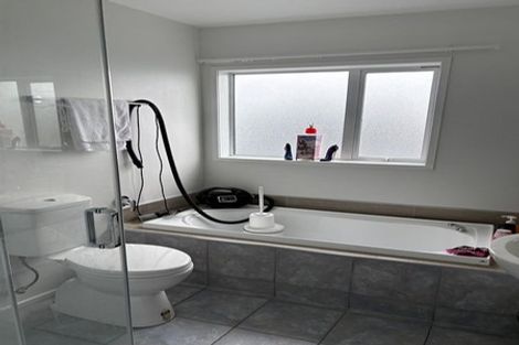 Photo of property in 63a Drake Street, Howick, Auckland, 2014