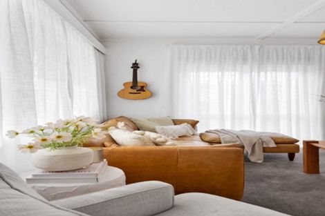 Photo of property in 21 High Street West, Waitara, 4320