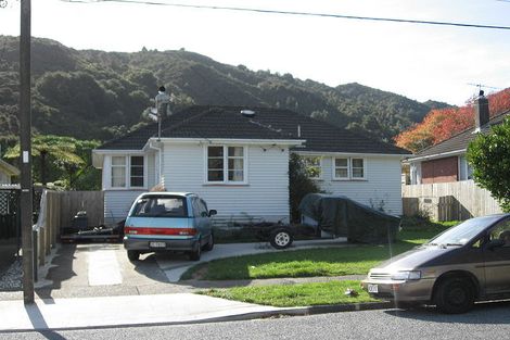 Photo of property in 2 Prebble Grove, Naenae, Lower Hutt, 5011