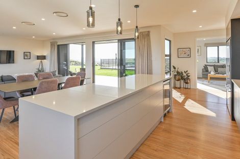 Photo of property in 69a Pirau Road, Fernhill, Napier, 4183