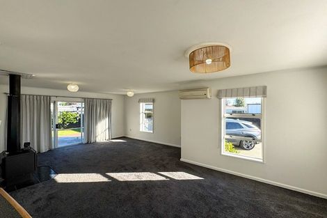 Photo of property in 10b Karlaw Place, Parklands, Christchurch, 8083