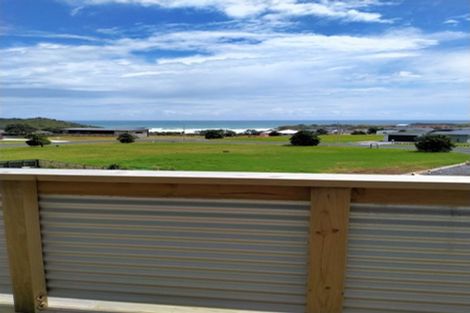 Photo of property in 5 Tua Tua Place, Baylys Beach, Dargaville, 0377