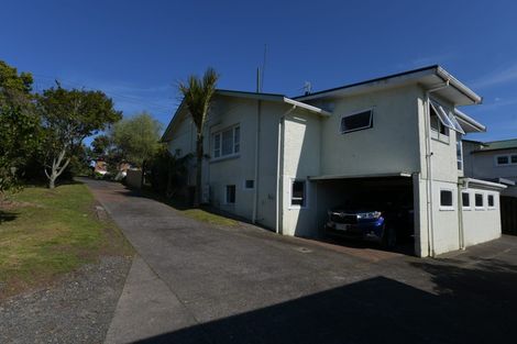 Photo of property in 492 Blockhouse Bay Road, Blockhouse Bay, Auckland, 0600