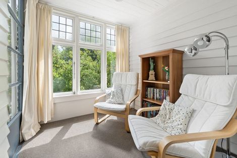 Photo of property in 6 Sandwich Road, Beckenham, Christchurch, 8023