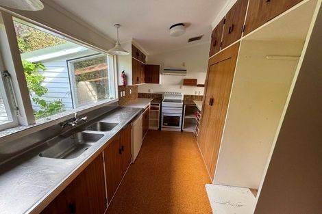 Photo of property in 39a Waitohu Road, York Bay, Lower Hutt, 5013