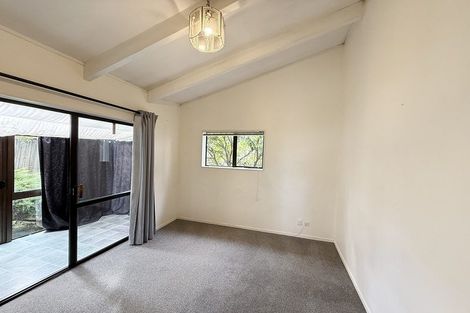 Photo of property in 9 Cambric Place, Botany Downs, Auckland, 2010