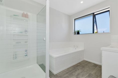 Photo of property in 66 Queens Avenue, Waikuku Beach, 7402