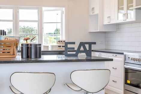 Photo of property in 23 Riverhead Road, Kumeu, 0810