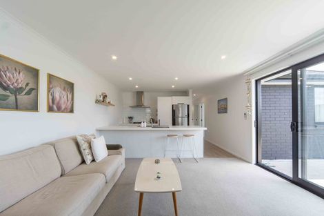 Photo of property in 2/2 Bostonkip Crescent, Fitzroy, Hamilton, 3282