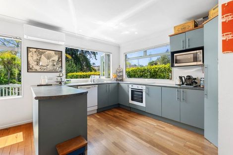 Photo of property in 12 Linwood Avenue, Forrest Hill, Auckland, 0620