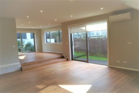 Photo of property in 27 Momona Road, Greenlane, Auckland, 1051