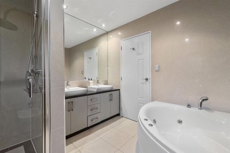 Photo of property in 75 Kittiwake Drive, Schnapper Rock, Auckland, 0632