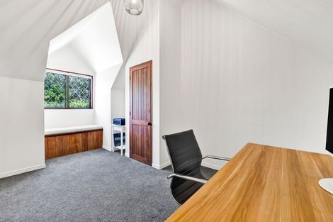 Photo of property in 76a Paynters Avenue, Strandon, New Plymouth, 4312