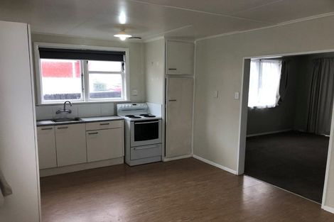 Photo of property in 1/47 Luckens Road, West Harbour, Auckland, 0618