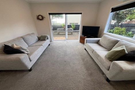 Photo of property in 49b The Esplanade, Eastern Beach, Auckland, 2012