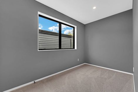 Photo of property in 2 Kama Place, Sunnynook, Auckland, 0620