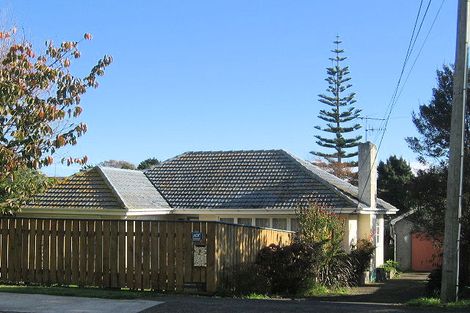 Photo of property in 7 Aorangi Road, Paraparaumu, 5032