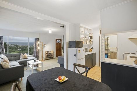 Photo of property in 165 Miromiro Road, Normandale, Lower Hutt, 5010