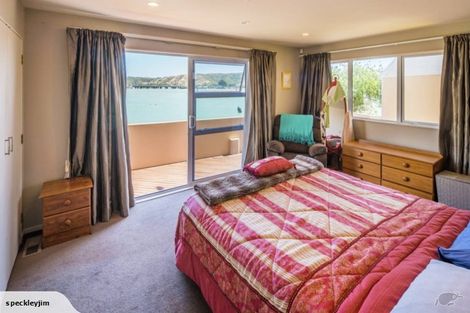 Photo of property in 18a Trevor Terrace, Paremata, Porirua, 5024