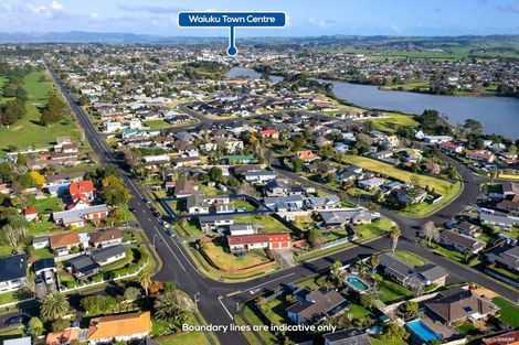 Photo of property in 114 Racecourse Road, Waiuku, 2123