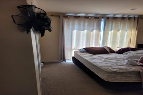 Photo of property in 12 Natasha Lane, Henderson, Auckland, 0612