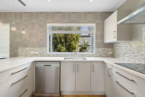 Photo of property in 2/31 Elliot Street, Howick, Auckland, 2014