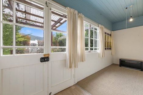 Photo of property in 90 Wellington Street, Picton, 7220