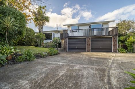 Photo of property in 4 Halswater Drive, Churton Park, Wellington, 6037