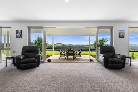 Photo of property in 1518 Old North Road, Helensville, 0875
